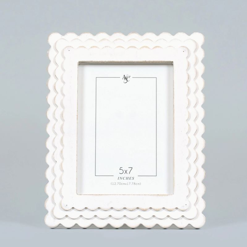 white scallop frame 5x7