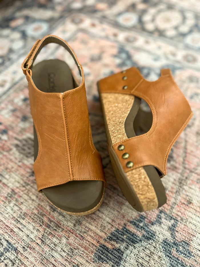 carley wedge in cognac corkys brand