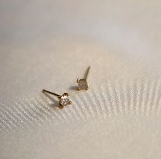 square stud earring 